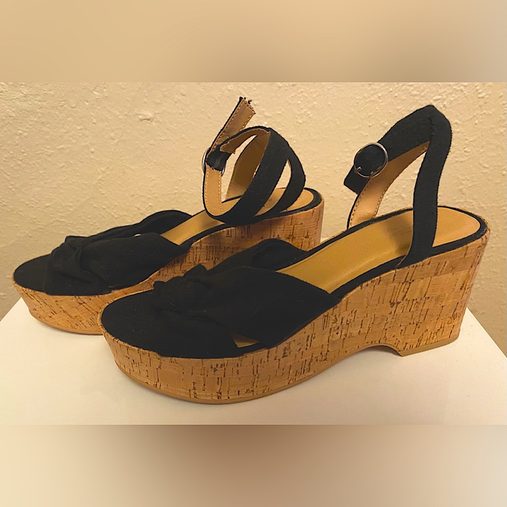 Universal Thread Women’s Mellie Platform Wedge Sandal Black size 8.5